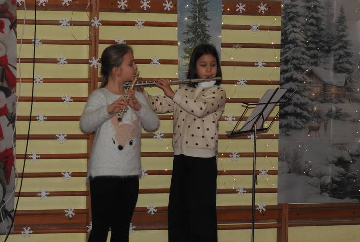 Csillog� szemek, �nnepi dallamok