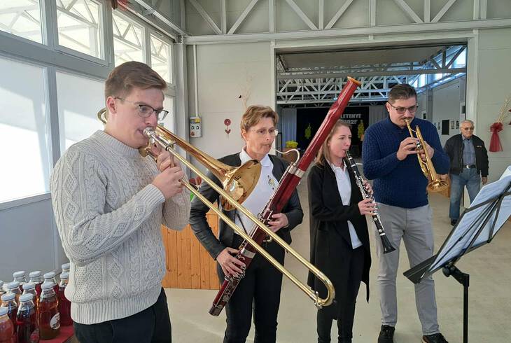 Tanri minikoncert a zene napjn